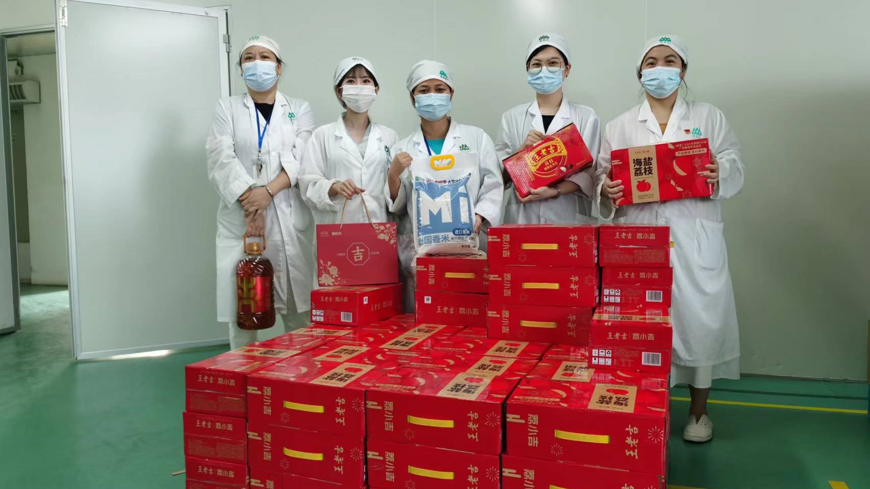 浓浓中秋情，，，，，，，慰问暖人心！总厂发展中秋节前慰问活动